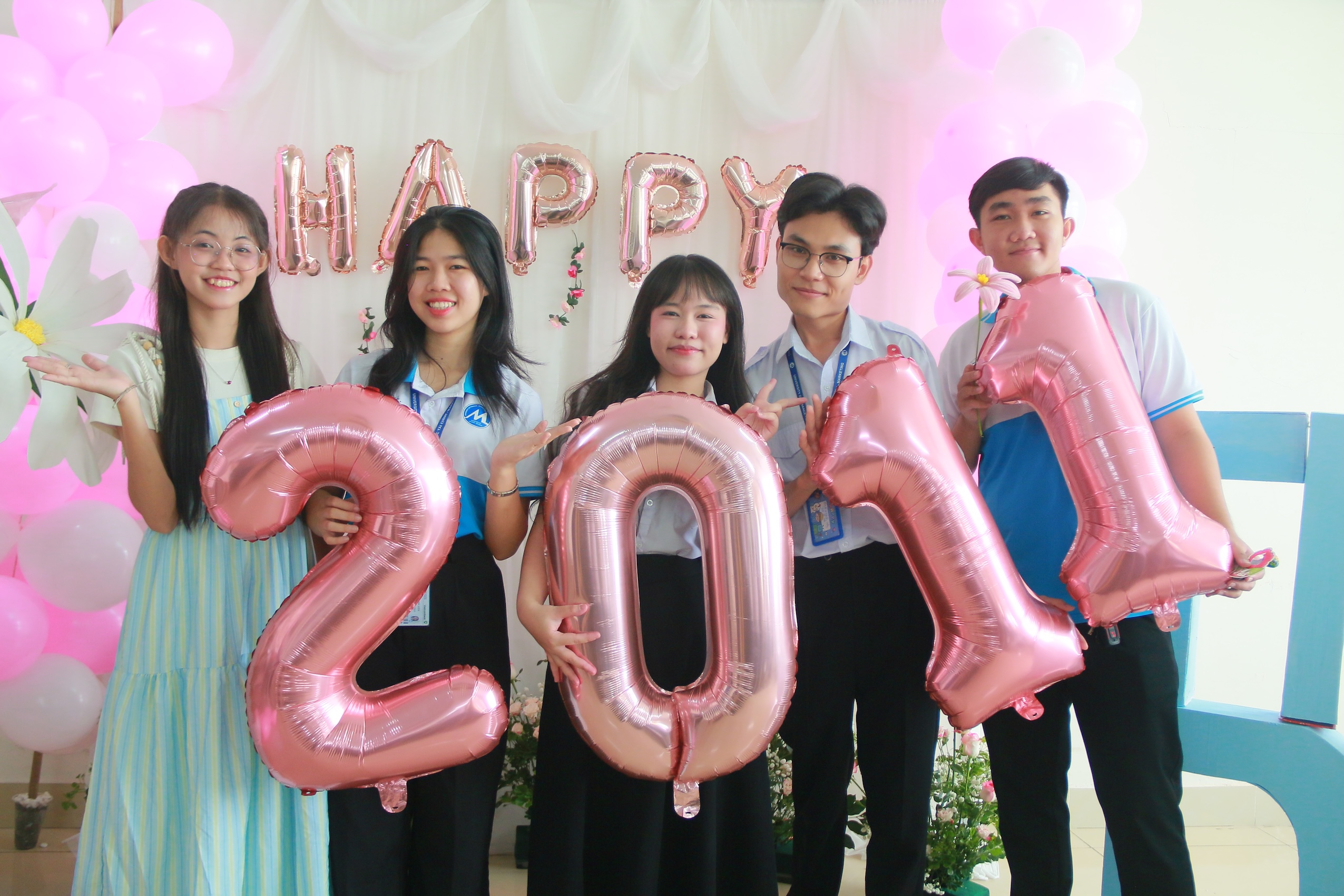 CUỘC THI THIẾT KẾ VÀ TRÌNH DIỄN ÁO DÀI 2025 