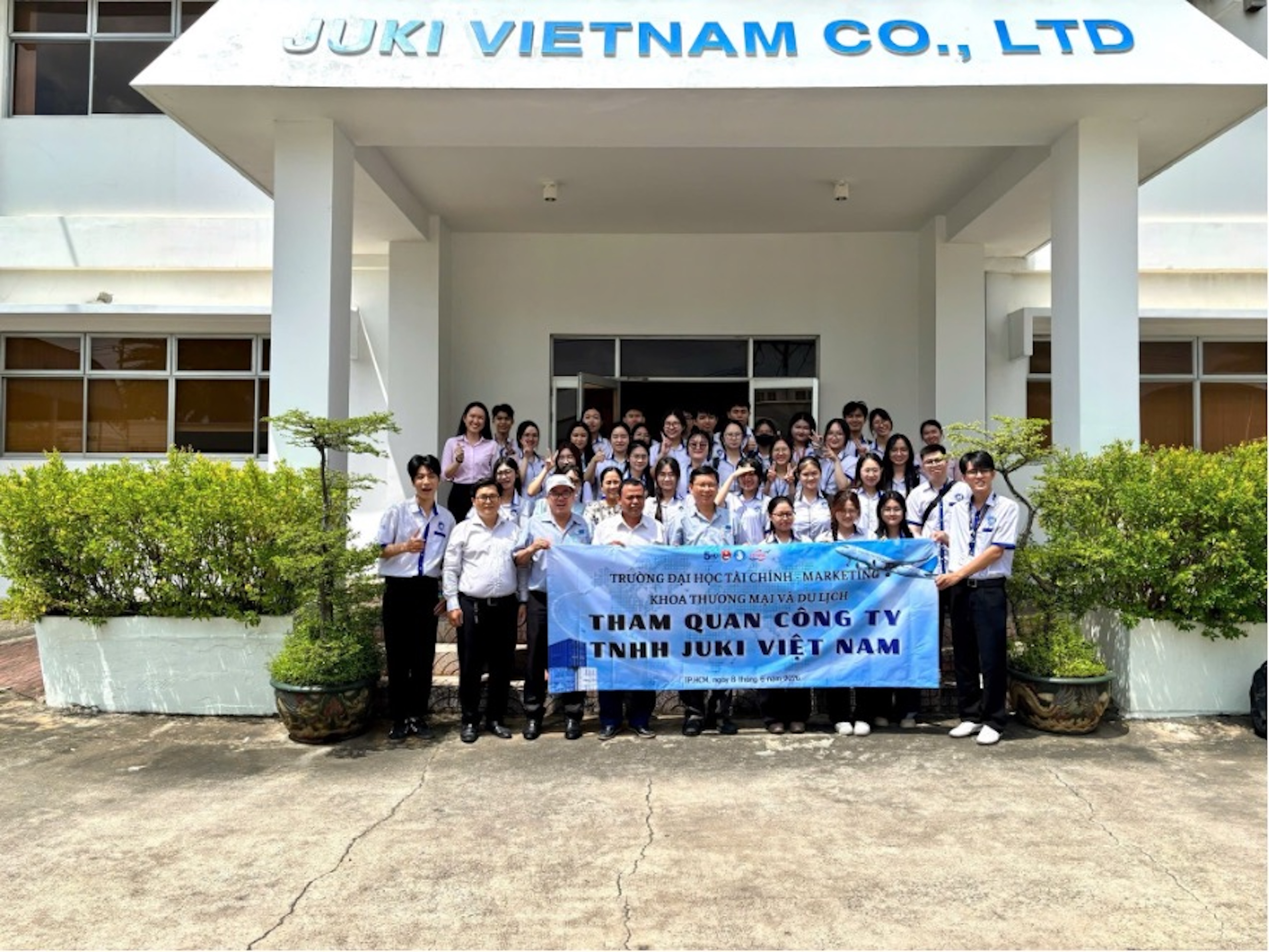 Chạm vào thực tiễn: sinh viên Ngành Kinh doanh quốc tế - UFM trải nghiệm tại Công ty Juki Việt Nam